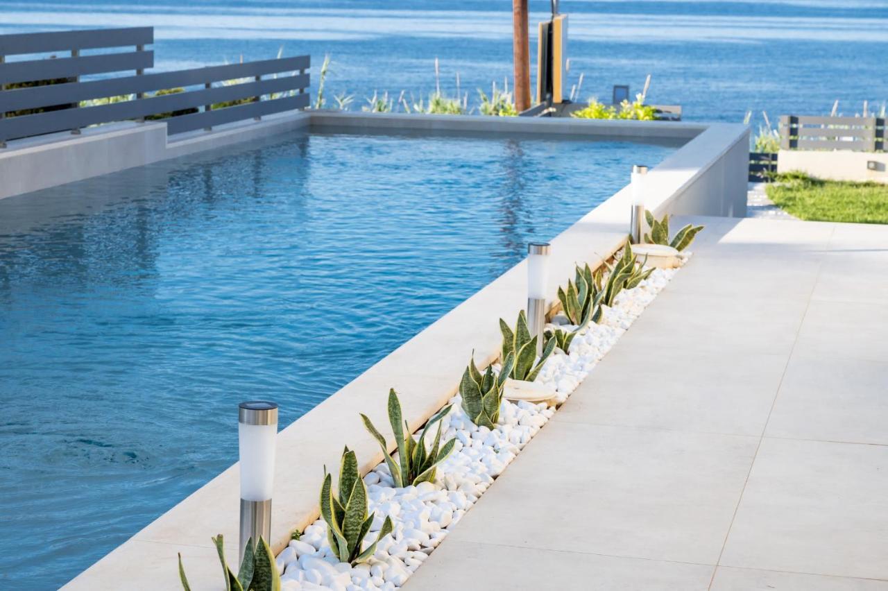 Theros Suites Dhiminio 외부 사진