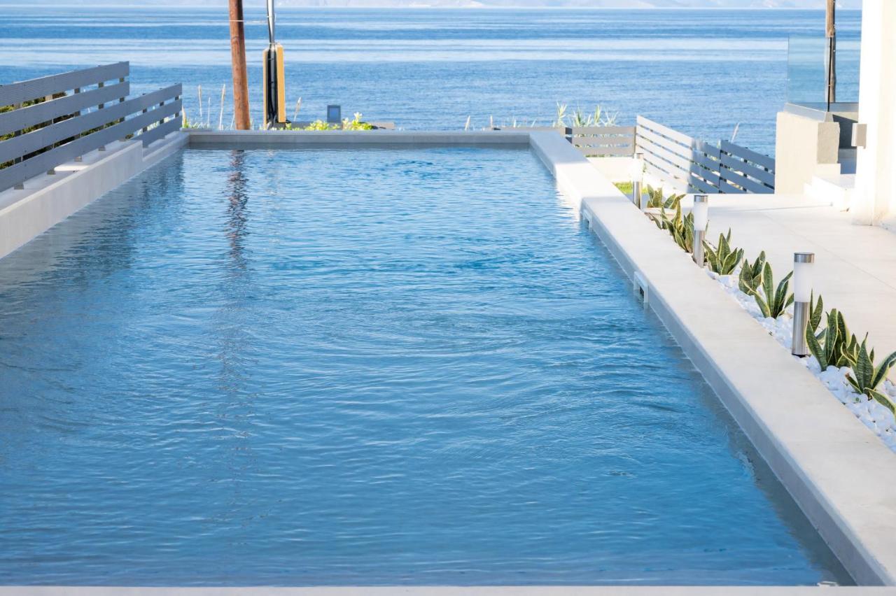 Theros Suites Dhiminio 외부 사진