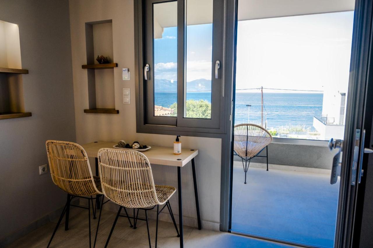 Theros Suites Dhiminio 외부 사진