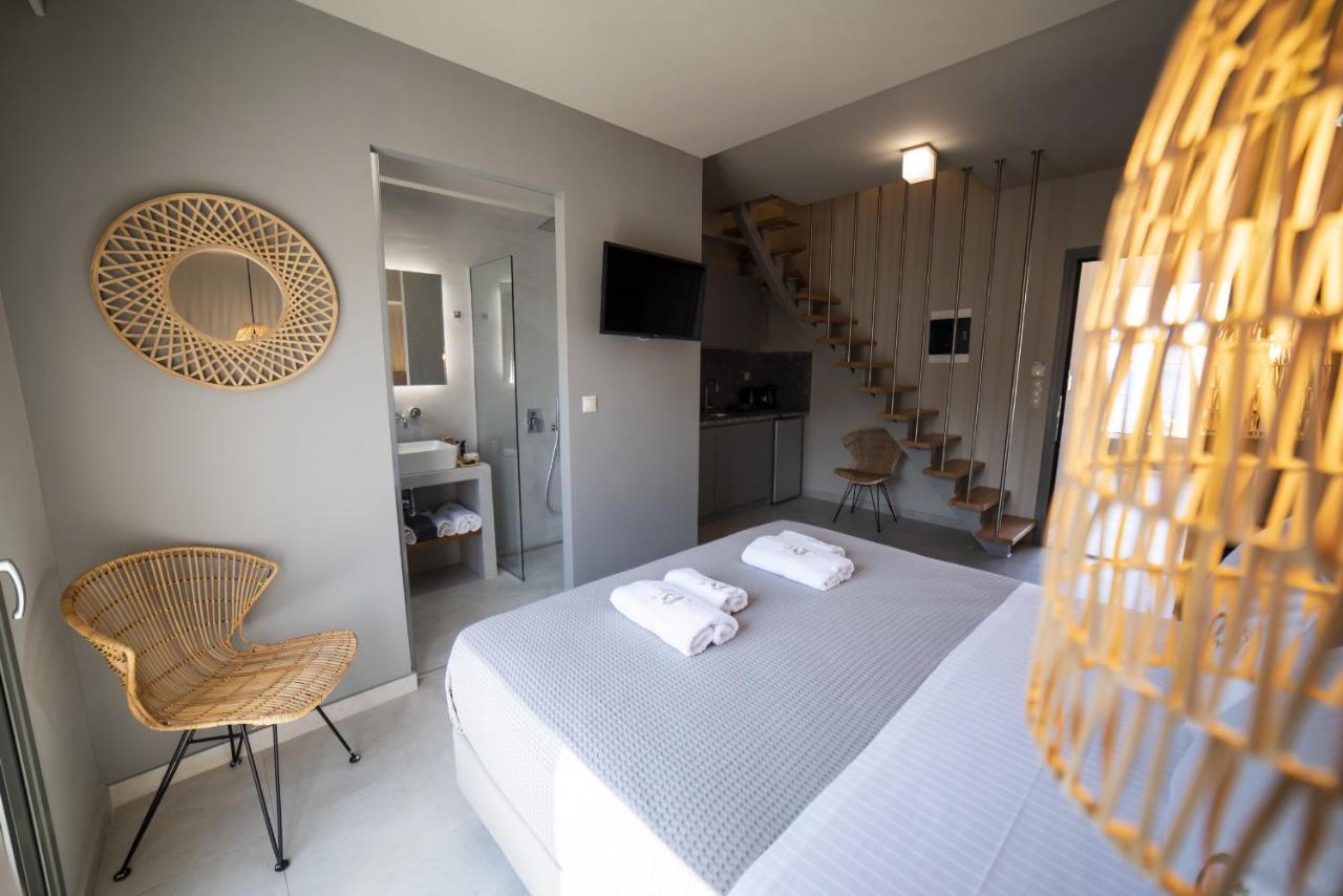 Theros Suites Dhiminio 외부 사진